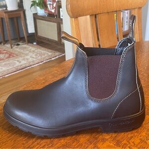 BRAND NEW never been worn men’s Blundstones, size 12 (USA); size 11 (AUS/UK)